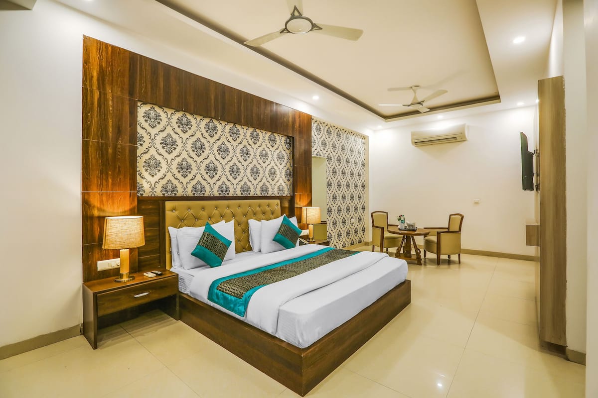Egyptian cotton sheets, premium bedding, memory-foam beds, minibar