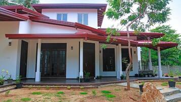 Fachada da propriedade