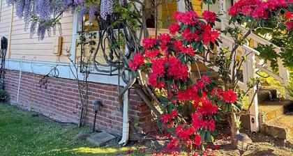 The Victorian Secret - Just Steps to Theaters, Plaza, Restaurants & Park. ENJOY!