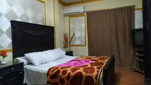 Grand Apartment, 3 Bedrooms, Kitchen | Blackout drapes, iron/ironing board, free WiFi - Pyramids View Apartments & Rooftop (Giza)