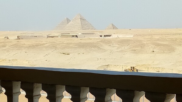 Terrace/patio - Pyramids View Apartments & Rooftop (Giza)