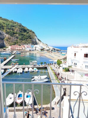 Property grounds - Beautiful house by the sea. 50 mt. beach. S. Angelo. Island of Ischia. Bay Naples-Capri (Ischia)