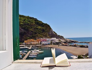 Interior - Beautiful house by the sea. 50 mt. beach. S. Angelo. Island of Ischia. Bay Naples-Capri (Ischia)
