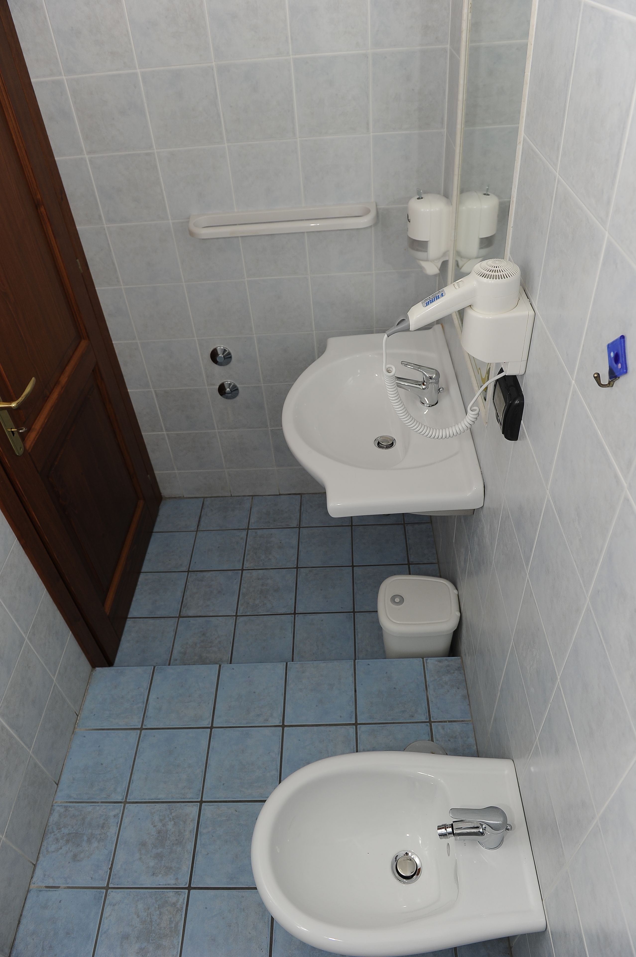 double room, sea view | bathroom | shower, free toiletries, hair dryer, towels