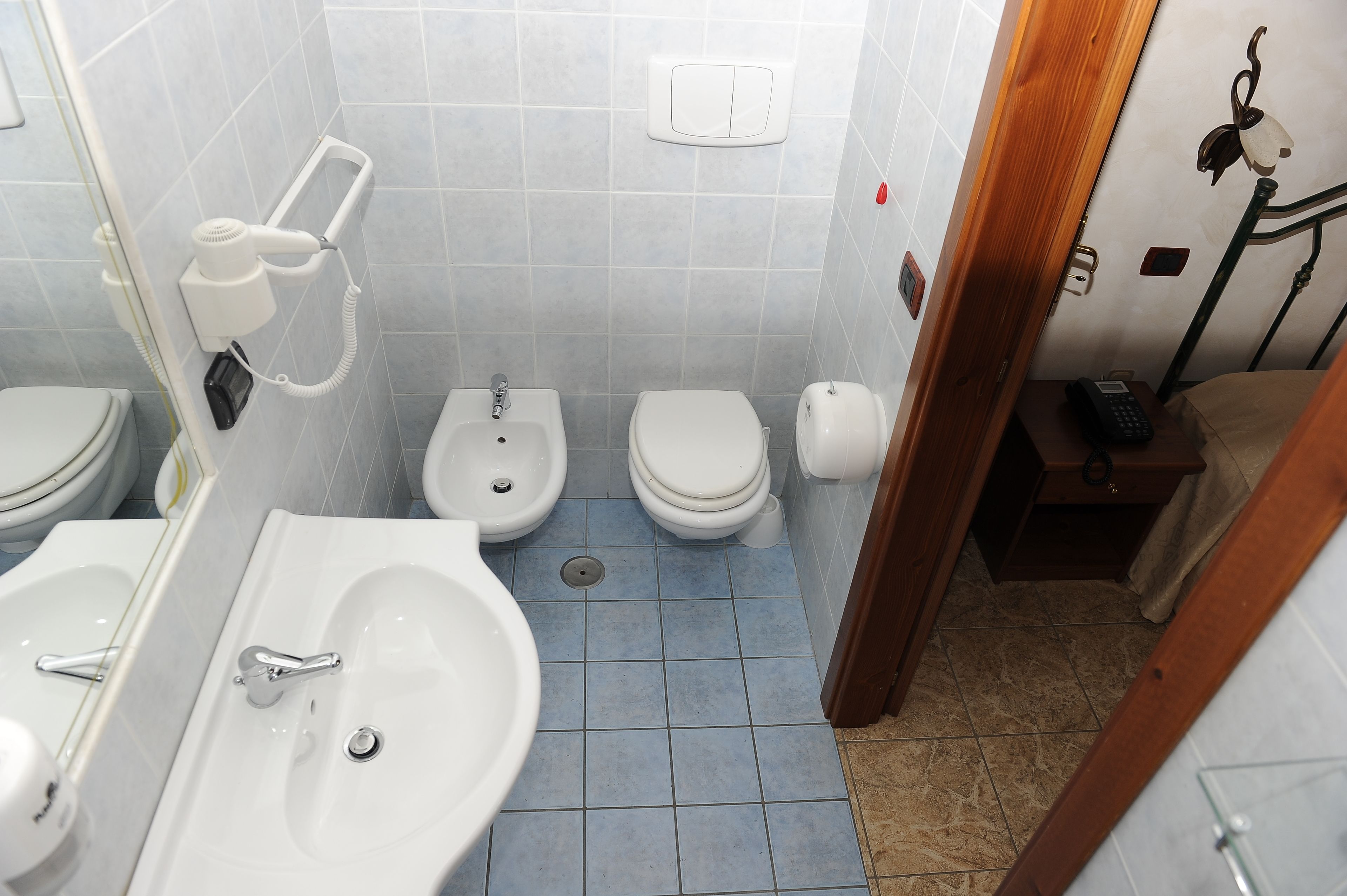 double room, sea view | bathroom | shower, free toiletries, hair dryer, towels