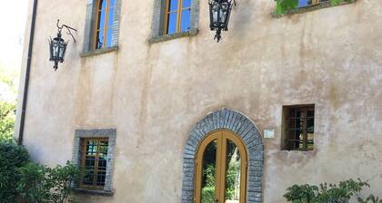 Villa XVI sec Avec piscine d'eau salée Wifi A / C dans une zone clÎturée