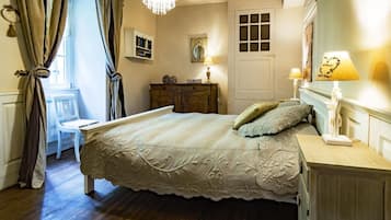 7 bedrooms, iron/ironing board, travel crib, free WiFi