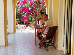 Balcony - Apartment “Old Hersonissos” (traditional village) (Griechenland)