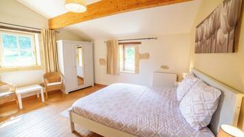 3 soverom, strykejern/-brett, reiseseng for barn og wi-fi (inkludert)