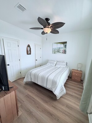 4 bedrooms, WiFi, bed sheets