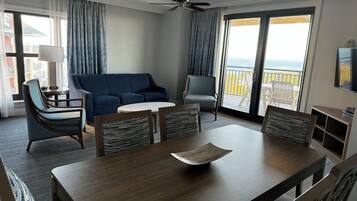 Télévision, jeux vidéo, lecteur de DVD, vidéothèque