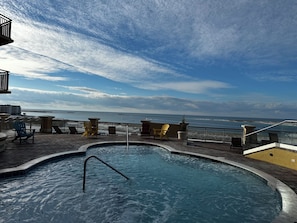 Et oppvarmet basseng