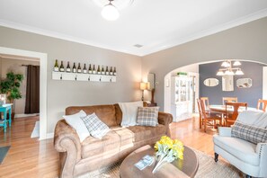 智能電視、書籍