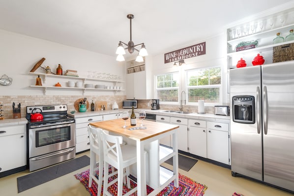 Farmhouse Kitchen | Island