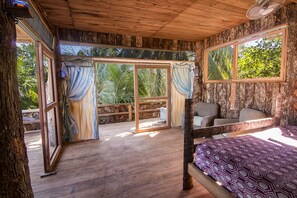 In-room safe, free WiFi, bed sheets