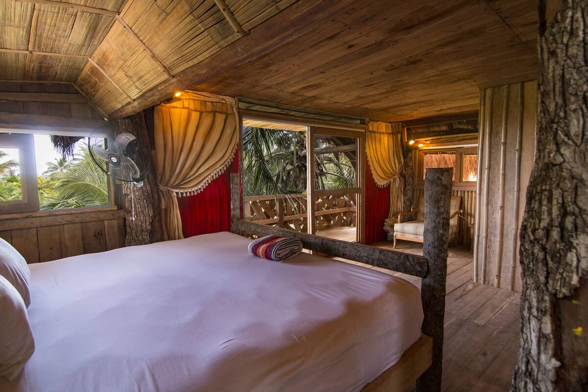 In-room safe, free WiFi, bed sheets