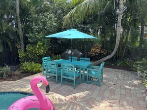 Outdoor dining - Tropical dream heated pool home (Deerfield Beach)