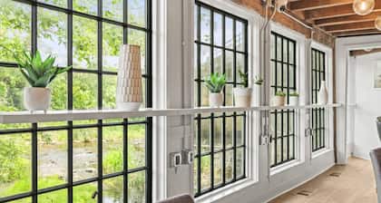 Sunny Studio APT historiallisen Westportin tehtaan yläpuolella