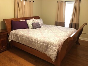 3 Schlafzimmer, Schreibtisch, Bügeleisen/Bügelbrett, WLAN