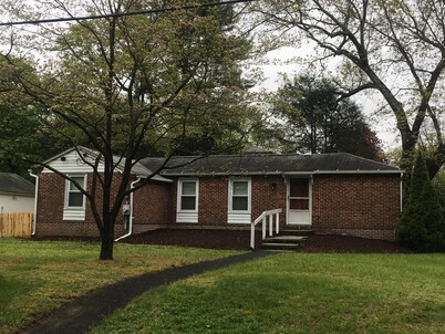 Great House 10 Mins to Yale-New Haven and Quinnipac University