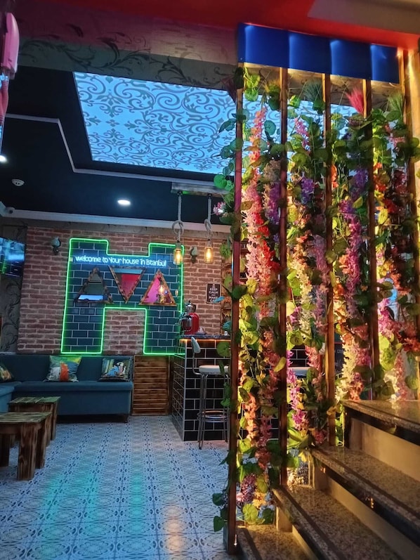 Lobi dinlenme salonu