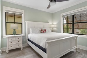 4 slaapkamers, een strijkplank/strijkijzer, gratis wifi, beddengoed