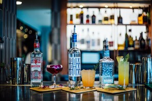 2 bars/lounges, rooftop bar - Pangea Pod Hotel (Whistler)