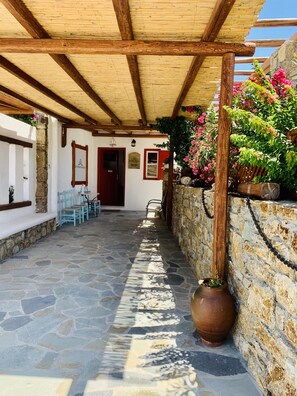 Exterior - Myconian brothers (Mykonos)
