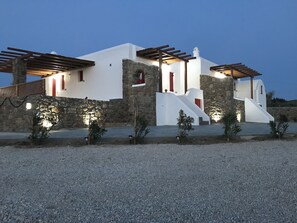 Property entrance - Myconian brothers (Mykonos)