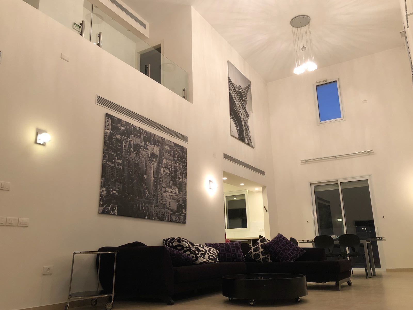 Biệt thự Deluxe, 3 phòng ngủ | Phòng khách | TV màn hình phẳng 