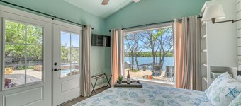 Pool & Hot Tub, NEW BOAT DOCK,1 Story, Kayaks, Commercial Ice Maker