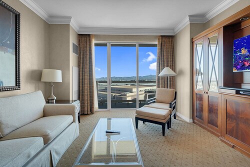 Stay at The Signature at MGM without any resort fees!  F1 VIEWS FROM BALCONY!