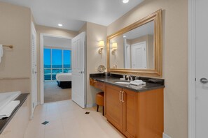 1 bedroom, in-room safe, iron/ironing board, free WiFi - Stay at The Signature at MGM without any resort fees!  F1 VIEWS FROM BALCONY! (Las Vegas)