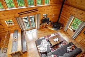 Smart-TV, peis, videospill og fotballspill