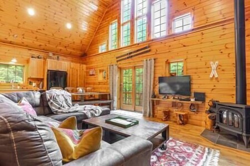 Sunday River & Lake Chalet, 2 Full Kitchens, Hot Tub, Game Room