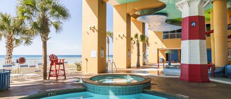 Piscine extérieure, piscine chauffée