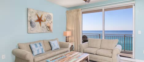 Una Smart TV, una consola de videojuegos, un reproductor de DVD