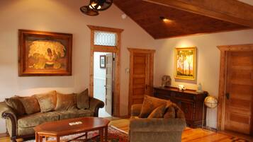 Ălytelevisio, takka, DVD-soitin, kirjoja