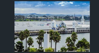 Waterfront By Gold Star Stays