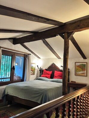 1 bedroom, iron/ironing board, travel cot, free WiFi