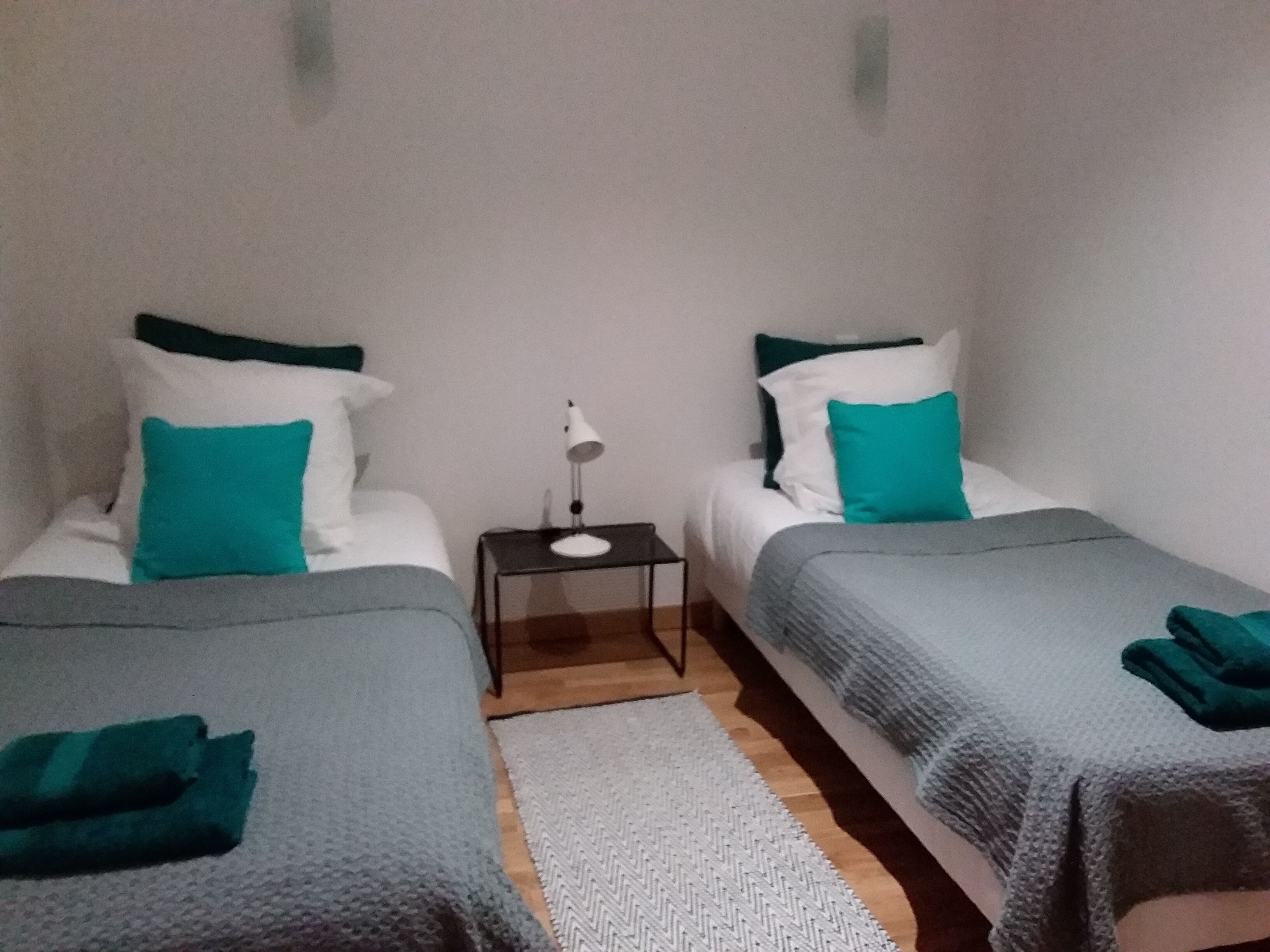 1 chambre, fer et planche à repasser, lit parapluie, Wi-Fi gratuit