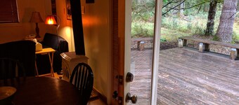 Skyline Suite @ Alexander's Lodge  [No Pets, NO Breakfast]- 1 Mile from entrance