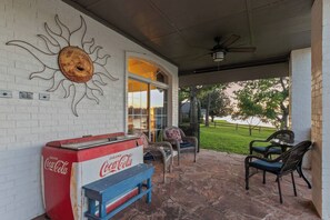 Unclassified image, 5 of 120, button