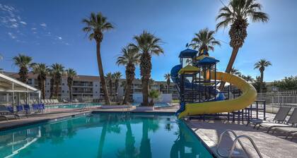 Pure Comfort - 3 bedroom/2 bath Las Palmas Condo