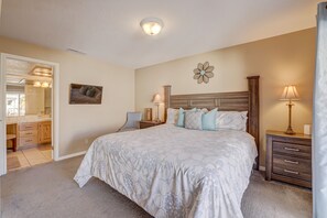 3 slaapkamers, een strijkplank/strijkijzer, reisbedje, gratis wifi