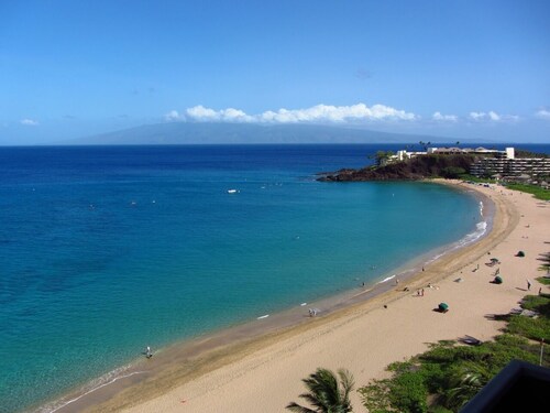 Now book Maui's Best Beach, Golfing & views in calm Kaanapali waters with A/C 