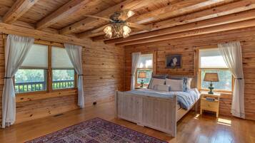 3 chambres, bureau, fer et planche à repasser, accès au Wi-Fi (inclus)