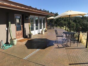 Property grounds - Lake front home private dock (Paso Robles)