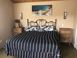 5 bedrooms, free WiFi, bed sheets, wheelchair access