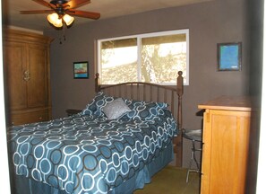 5 bedrooms, free WiFi, bed sheets, wheelchair access